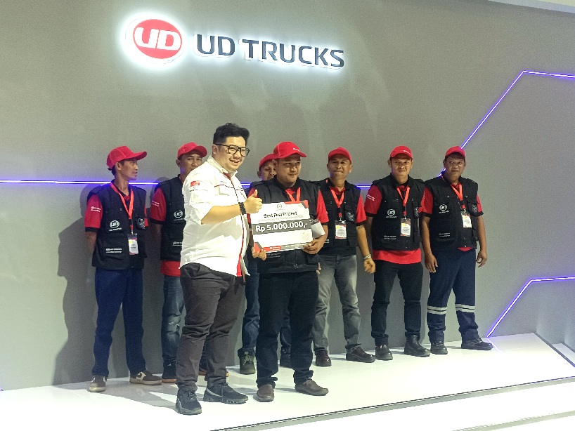 Pengemudi UD Trucks Terbaik Indonesia Siap Berlaga di Jepang