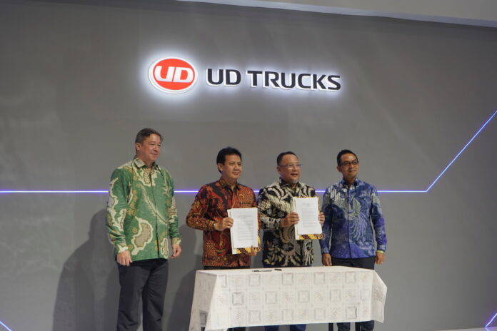 Astra UD Trucks & Trans Migasindo Tandatangani Kontrak MCP
