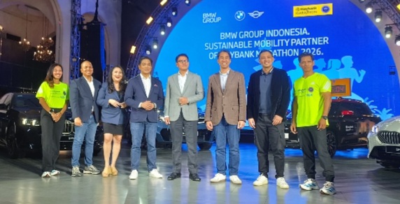 Kolaborasi Berkelanjutan: BMW iX3 dan MINI Aceman Pimpin Lintasan Maybank Marathon 2026