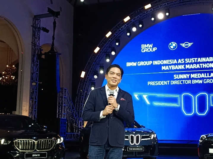 Kolaborasi Berkelanjutan: BMW iX3 dan MINI Aceman Pimpin Lintasan Maybank Marathon 2026