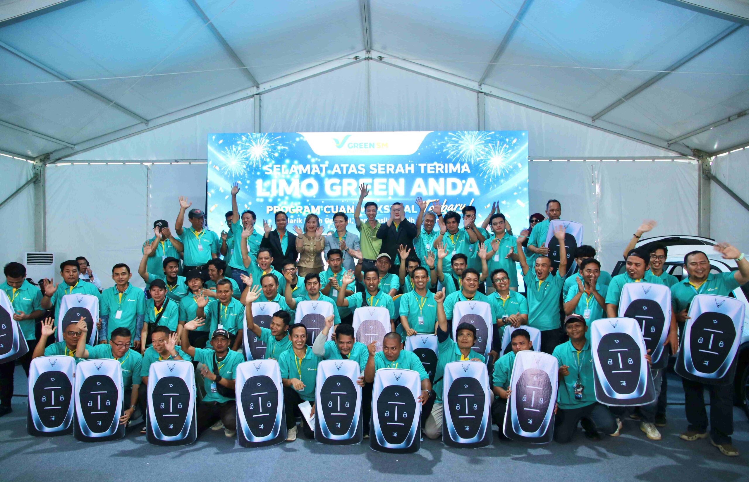 Green SM Luncurkan Green Limo, Taksi Listrik Premium 6 Kursi & Program Sewa VinFast