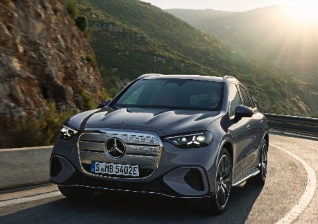 GLC Listrik Mercedes-Benz Raih Penghargaan Bergengsi GCOTY