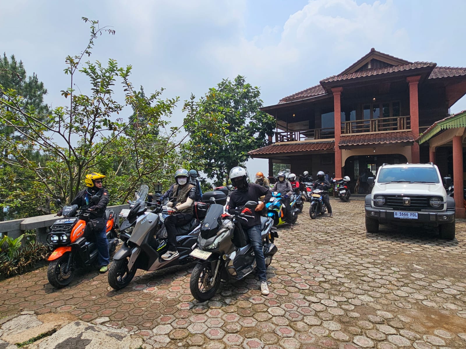Tyranno Buktikan Performa Motor Listrik Adventure di Rute Ekstrem Jakarta–Bogor